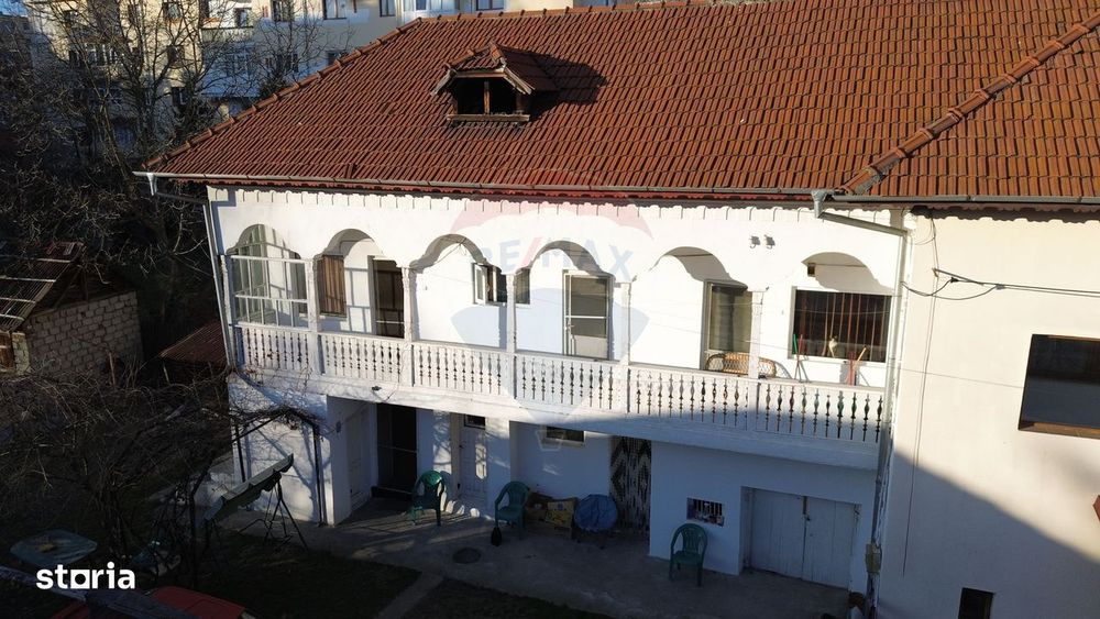 Casa de vânzare in centrul orașului Câmpulung la preț de apartament