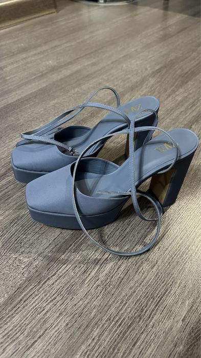 Продам босоножки Zara