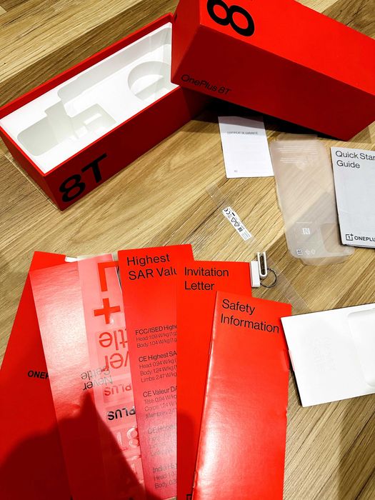 Cutie Telefon One Plus 8T cu carticele ! Poze Reale