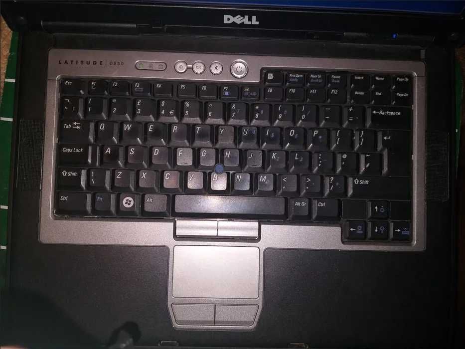 Laptop Dell Latitudine D830, C2D T7500-2.2 Ghz, 4 Gb DDR2, serial port