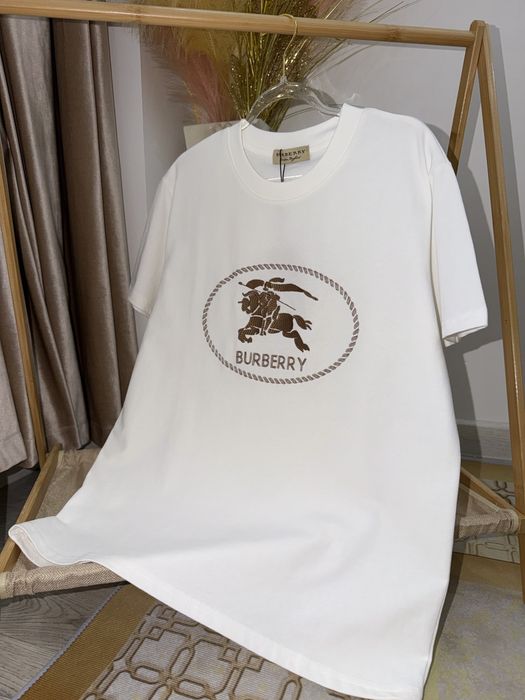 Женские футболки