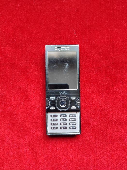 Sony Ericsson w995 (REZERVAT)