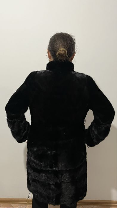 Стильная шуба,натуральная