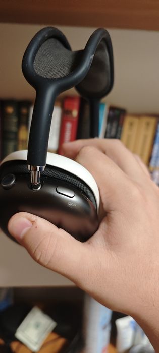 Продам наушники Apple Airpods Max