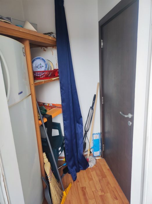 Продавам компактно студио !