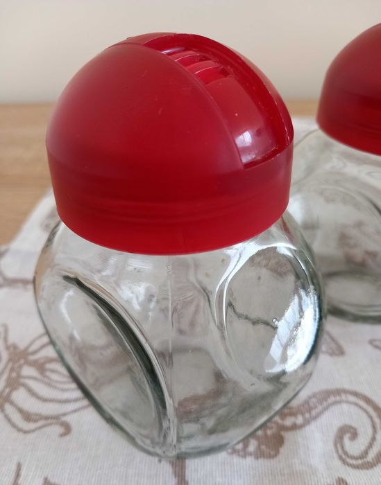 Нов комплект за подправки