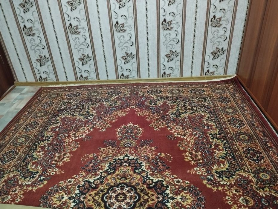 Ковер синтетический