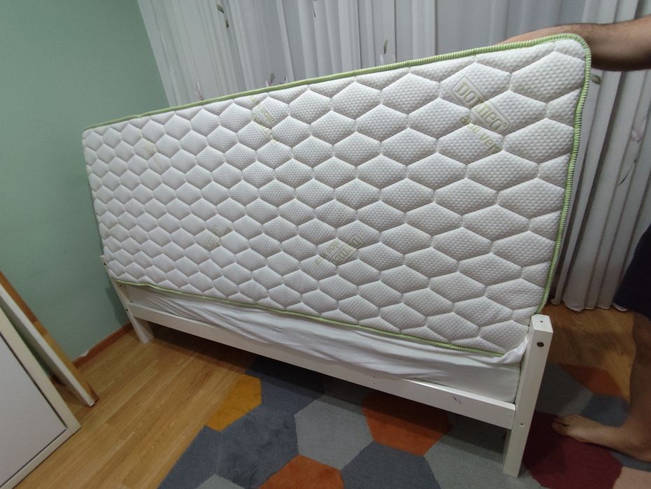 Pat lemn masiv + saltele Dormeo!