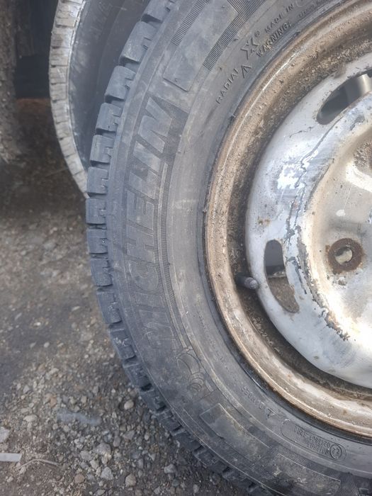 Vand roata rezerva R 15 ford tranzit are anvelopa 195 70 15 C michelin