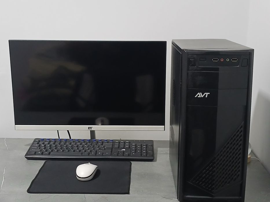 Stolniy kompyuter sotiladi