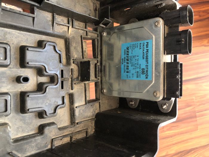 Части Citroen C3 Airbag, капак бушони и огледало, стартер, мигач