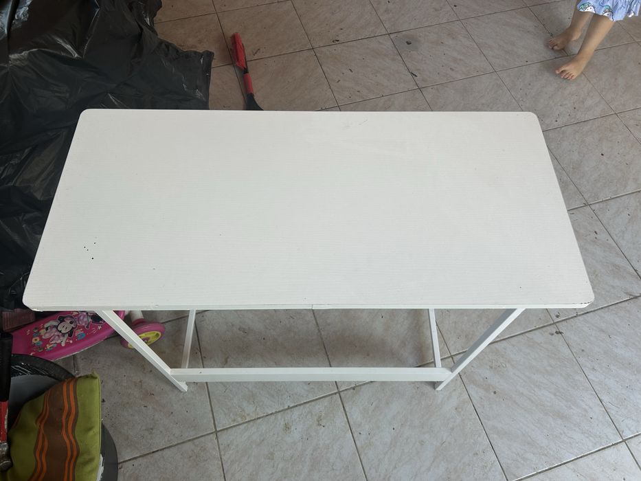 Masă Albă Multifuncțională / Birou – Structură Stabilă