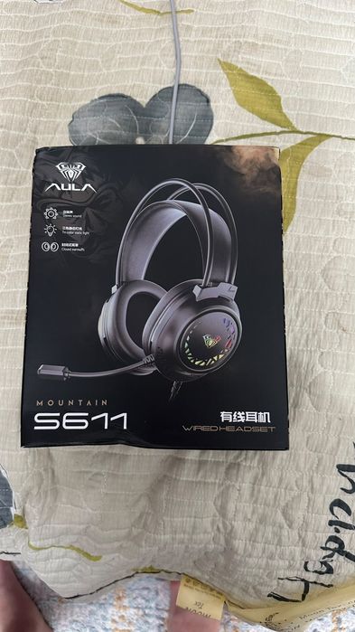 Продам наушники Aula s611