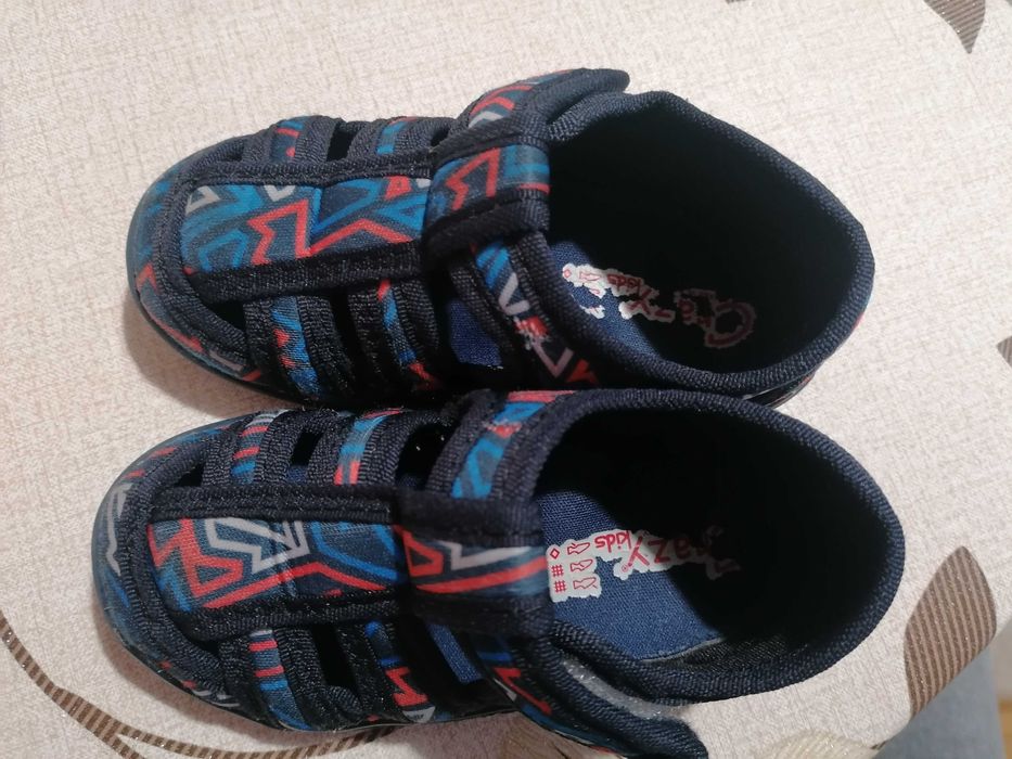 Детски маратонки и сандали за момче