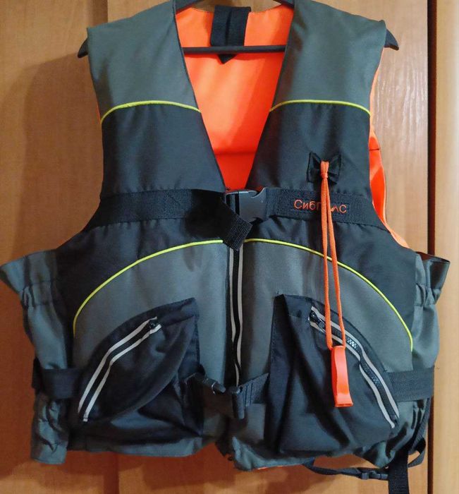 продам спасательный жилет