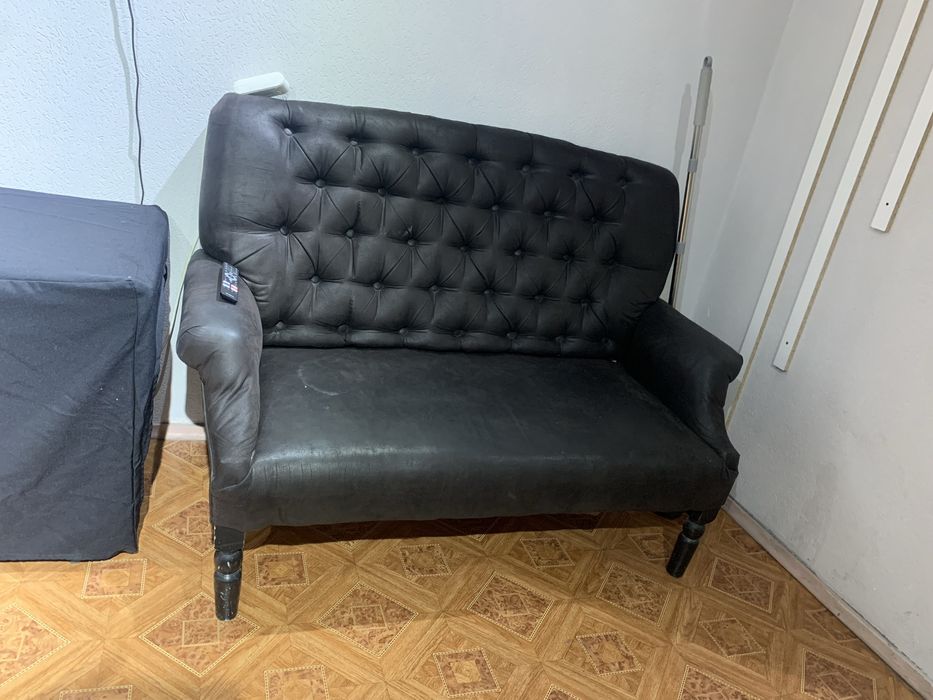 Продам кушетки зеркала для салона