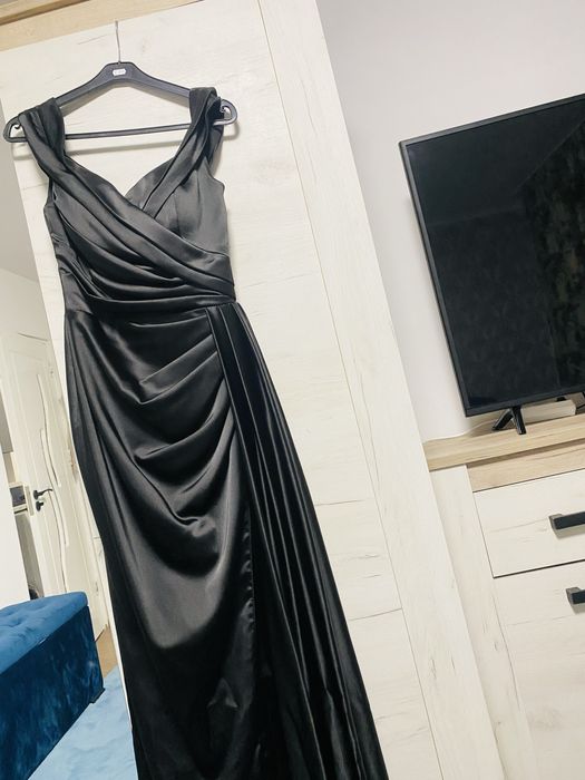 Rochie lunga cu trena