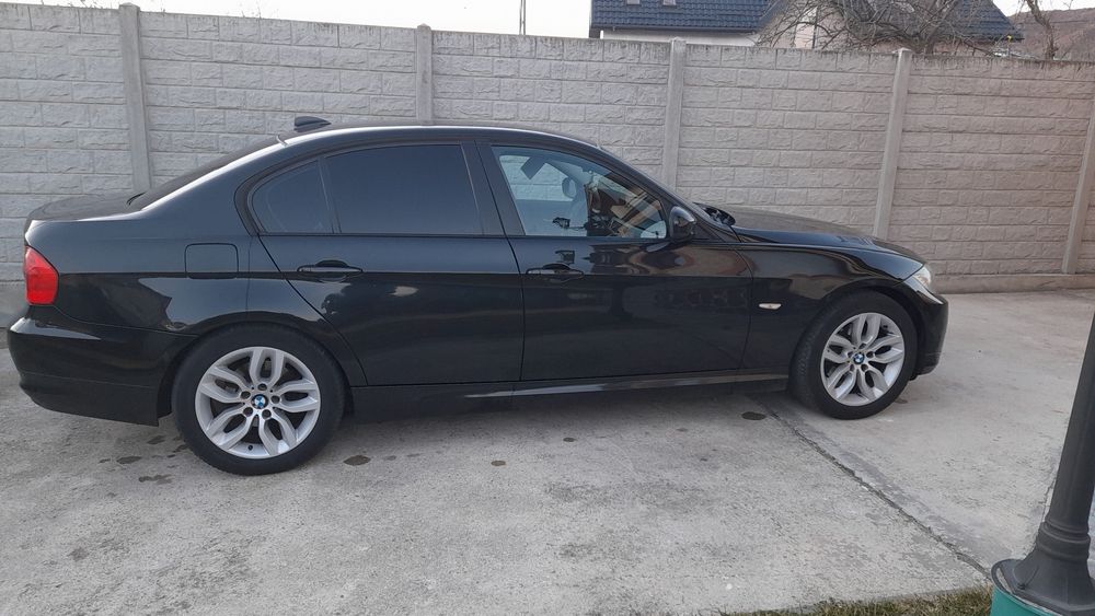 Vînd Bmw seria 3 din 2010