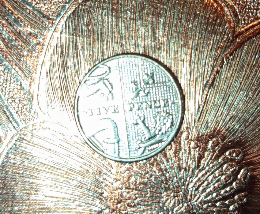 5 Пенса Елизабет 2 Стара монета 2012 г.