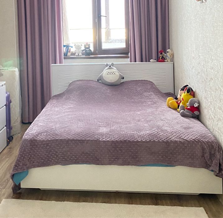 Кровать с матрасом