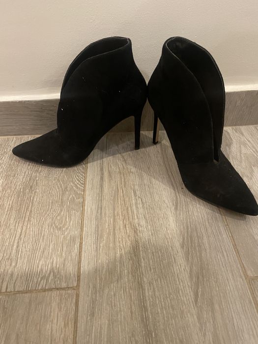 Ghete Nine West cu toc din  piele intoarsa 38