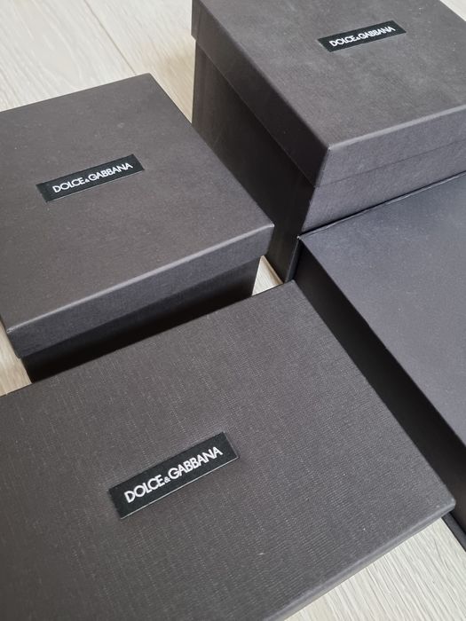 Кутии на  Dolce and Gabanna и Versace  подходяща за опаковка на подаръ