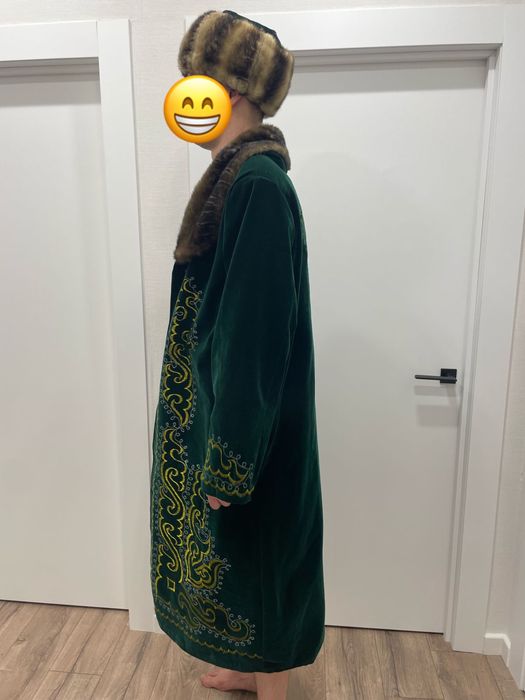 Сдам в аренду чапан и казакай.