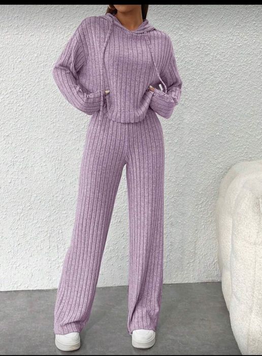 Дамски плетен сет