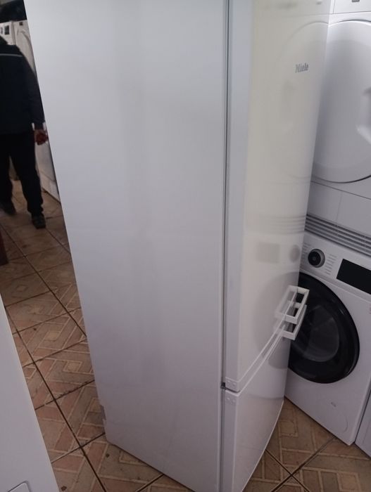 Комбиниран хладилник с фризер Миеле Miele с 2 години гаранция!