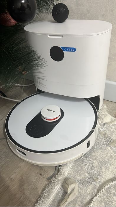 Робот пылесос в хорошем состоянии