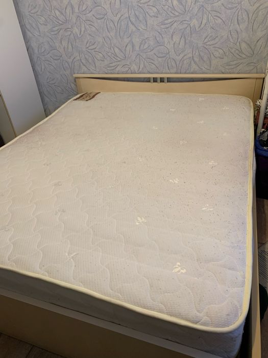 Кровать двухспальная