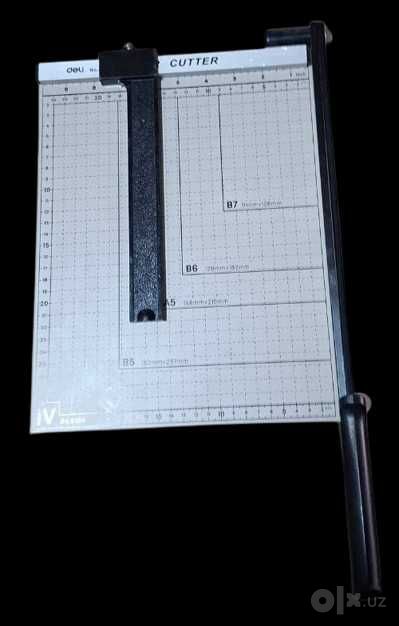 Резак для бумаги Deli 8014 (paper cutter)