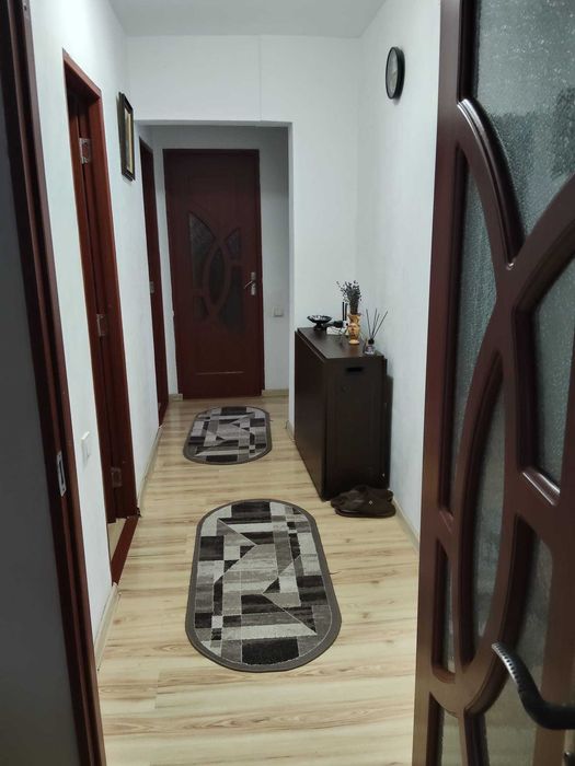 Vand apartament 3 camere