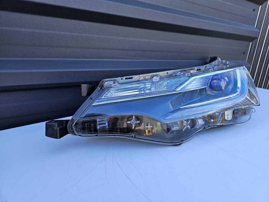 Far stanga Toyota Corolla după 2019 cod 81150-02L70-00