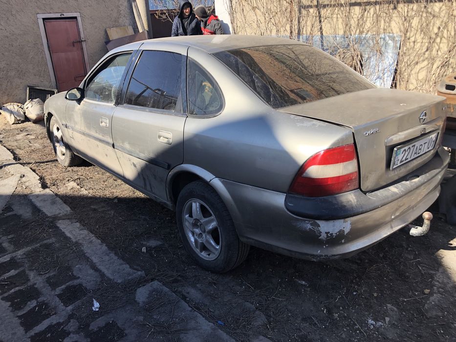Продам опель вектра б на запчасти