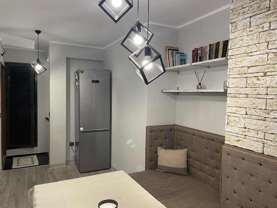 Дава се под наем Тристаен апартамент в Пловдив, Център - 90 кв.м за 663 € - Снимка #1