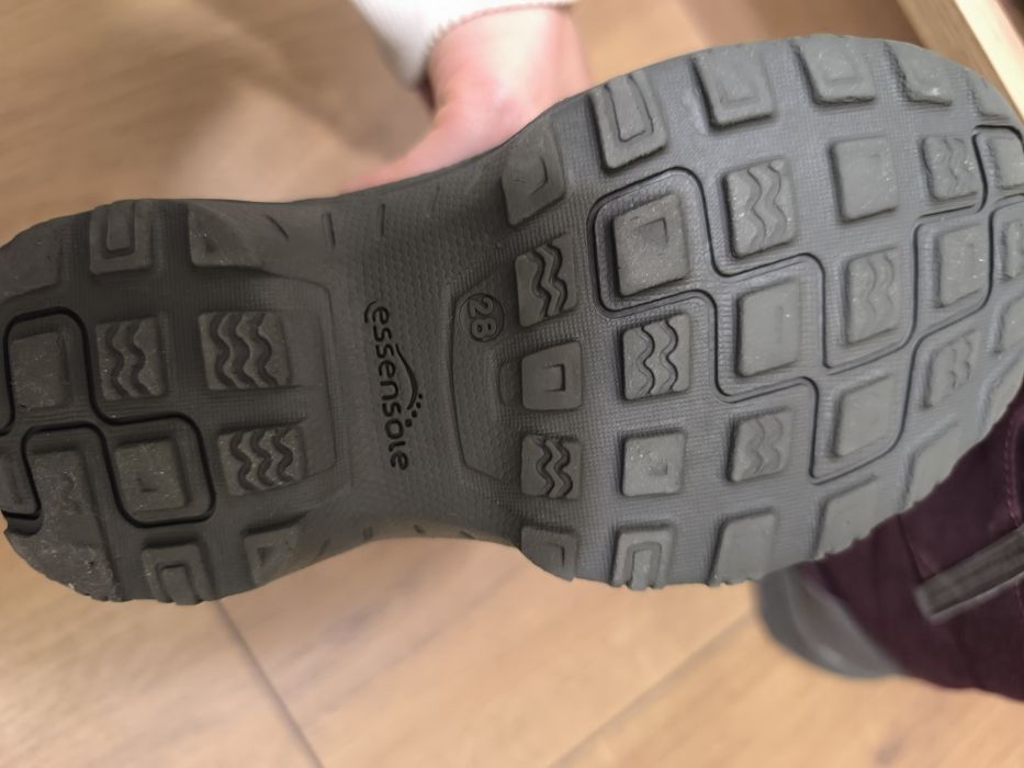 Продавам ботушки и обувки