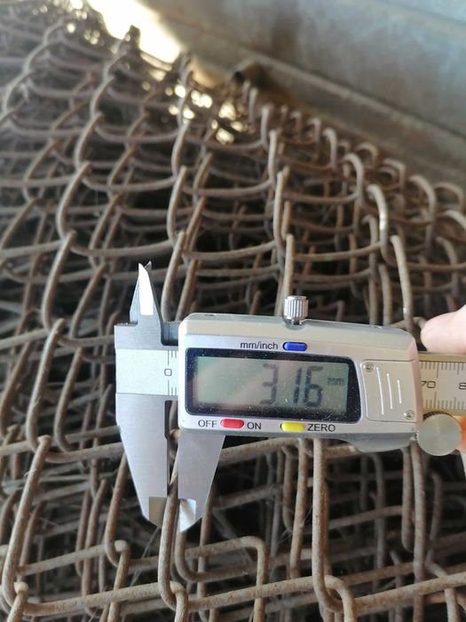 Plasa împletită de gard