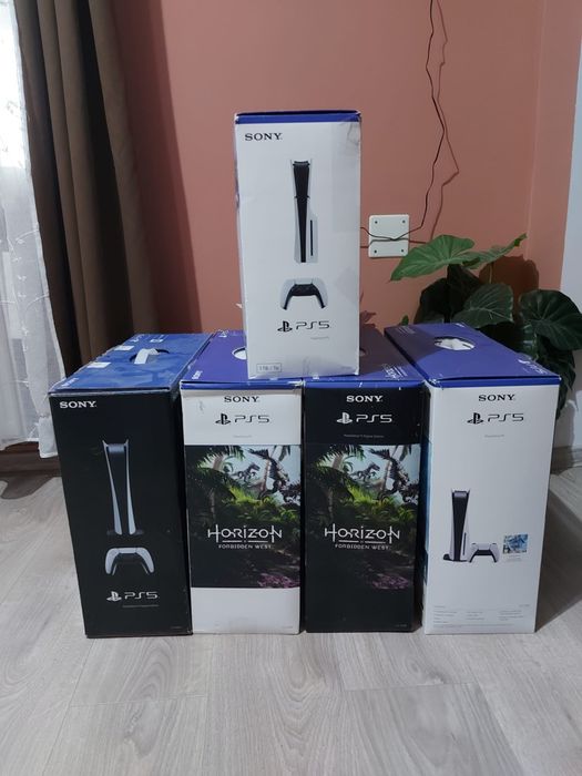 Cutii complete pentru PlayStation 5 Disc, Digital și Slim Disc.