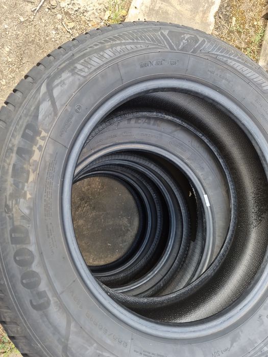 4бр. 255 60 18 Goodyear всесезонни.