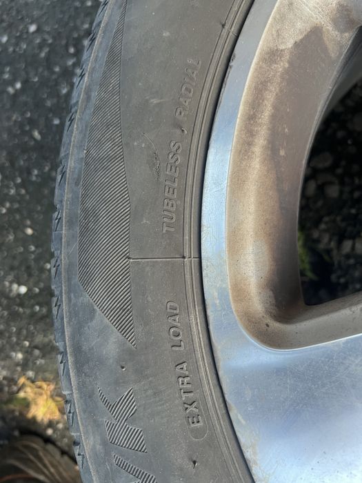 Anvelope de vara 225/50 R17 98W cu jante de aluminiu
