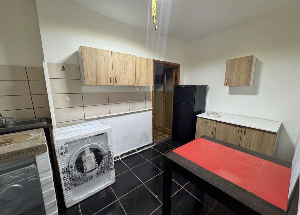 Inchiriez Casa cu 3 camere, Cazare Muncitori, Campina