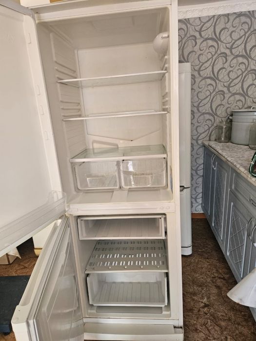 Продаю холодильник