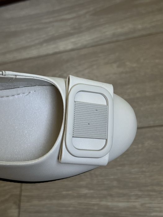 Balerini crem de piele