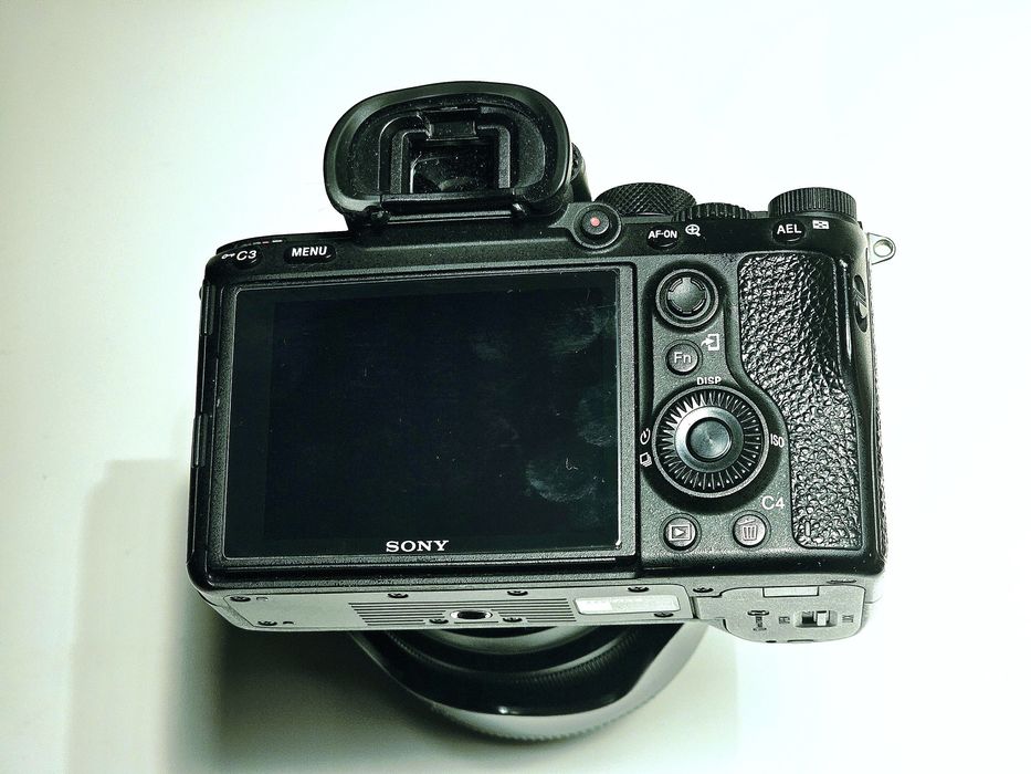 Продавам тяло Sony A7R 3