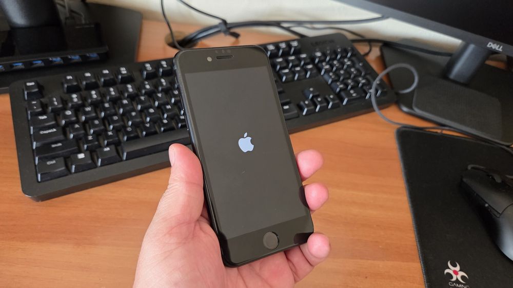 iPhone SE gen3 128GB