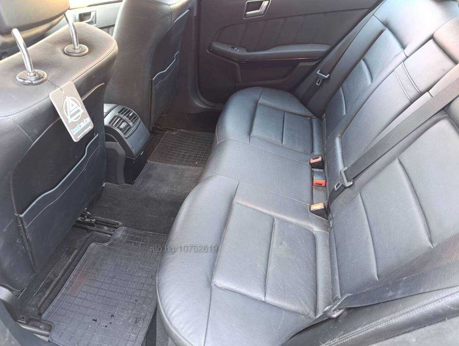Mercedes-Benz E 220, Ръчна