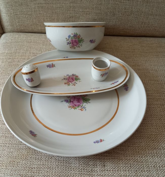 Блюда железные и керамические