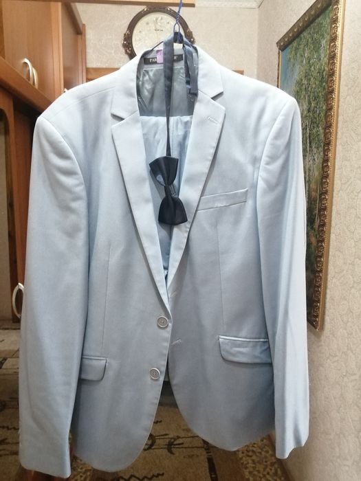 Продам мужской костюм