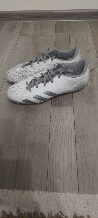 Продавам бутонки